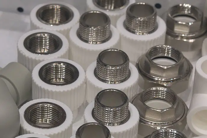 custom plastic injection moulding manufacturer 5 insert molding