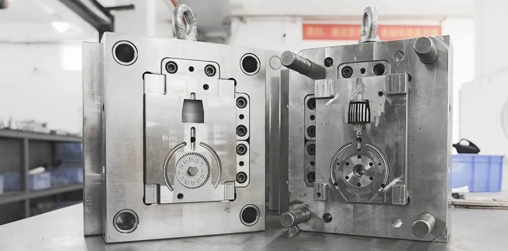 custom plastic injection moulding manufacturer 3 plastic injection mold 1